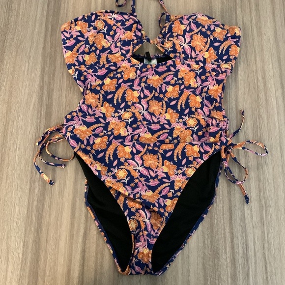 J. Crew Halter cutout one-piece in painted block print Floral Cutout New Size 14 - Picture 3 of 11